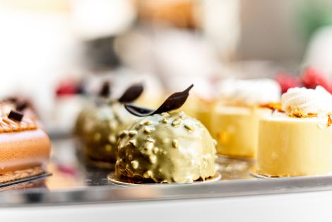COFEE & SWEET TREATS